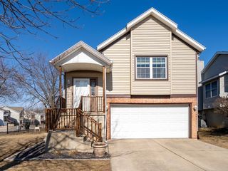 9 Parkshores Drive, Bloomington, IL 61701