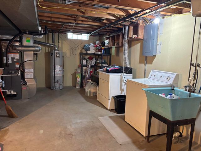 13790 Joyce Drive, Warren, MI 48088