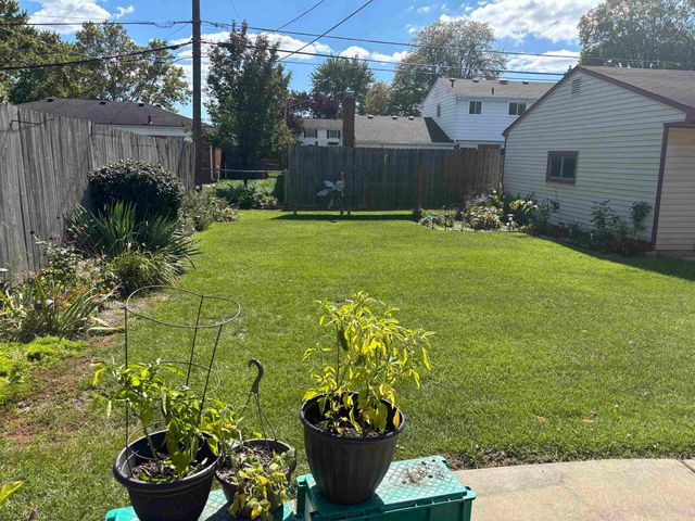 13790 Joyce Drive, Warren, MI 48088