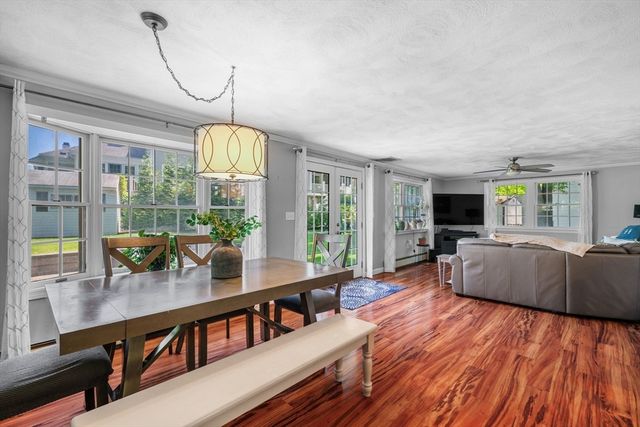 15 Hartshorne Rd, Wakefield, MA 01880