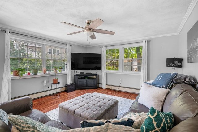 15 Hartshorne Rd, Wakefield, MA 01880
