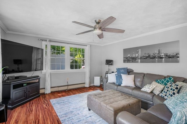 15 Hartshorne Rd, Wakefield, MA 01880