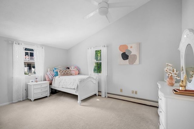 15 Hartshorne Rd, Wakefield, MA 01880