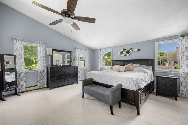 15 Hartshorne Rd, Wakefield, MA 01880