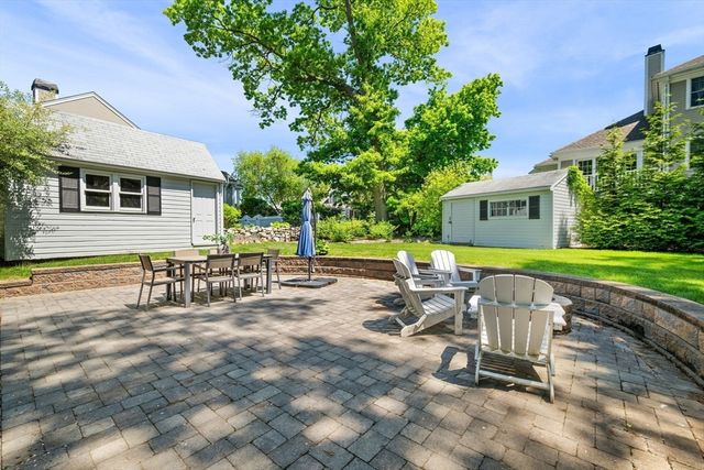 15 Hartshorne Rd, Wakefield, MA 01880