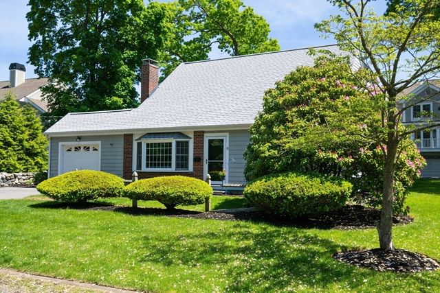 15 Hartshorne Rd, Wakefield, MA 01880