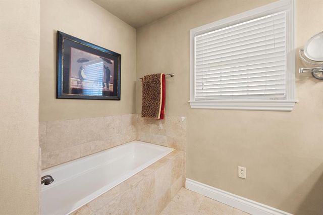 2221 NW 56th Street, Oklahoma City, OK 73112