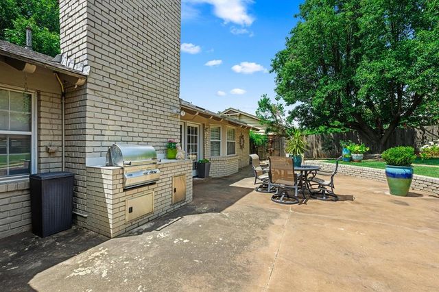 2221 NW 56th Street, Oklahoma City, OK 73112