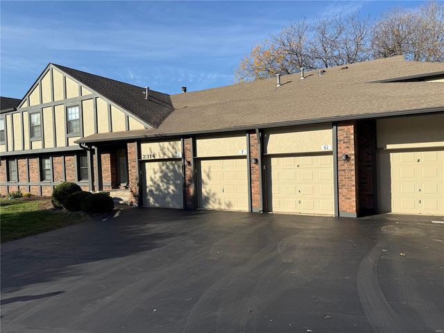 2314 Seven Pine Dr 8, St Louis, MO 63146