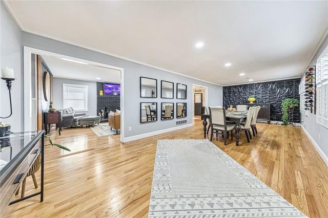 1810 Kinridge Road, Marietta, GA 30062