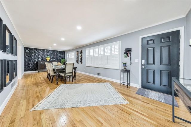 1810 Kinridge Road, Marietta, GA 30062