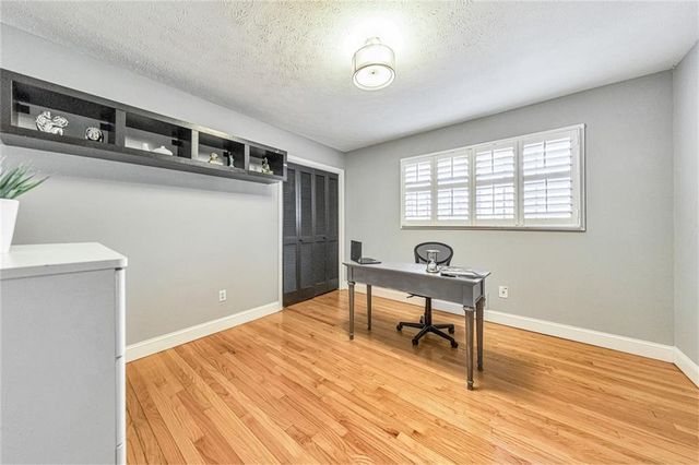 1810 Kinridge Road, Marietta, GA 30062