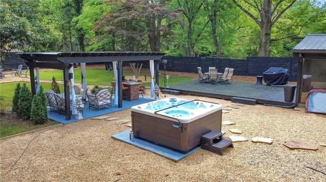 1810 Kinridge Road, Marietta, GA 30062