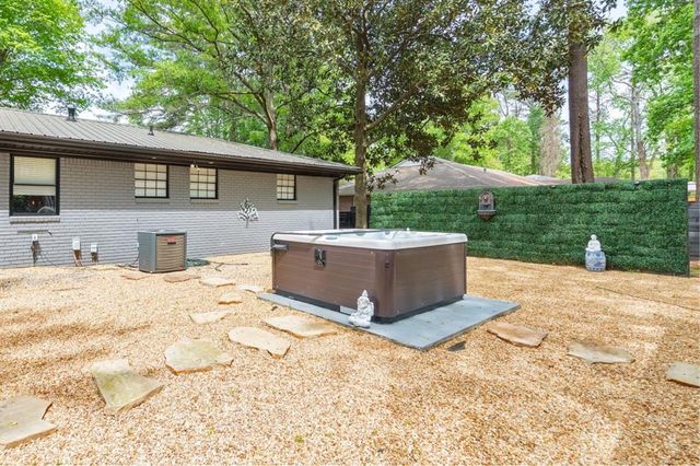 1810 Kinridge Road, Marietta, GA 30062