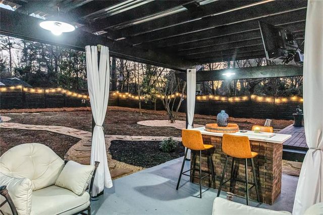 1810 Kinridge Road, Marietta, GA 30062