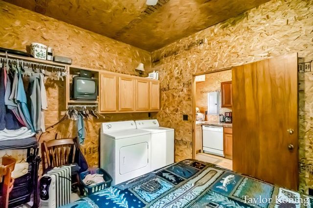 3111 N 128th Avenue, Hart, MI 49420