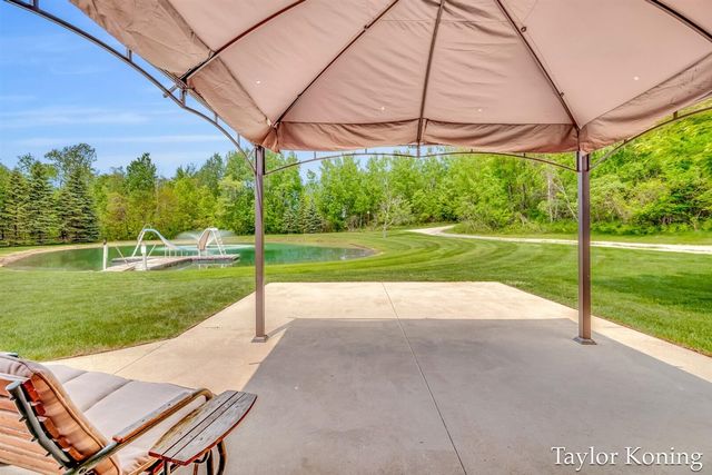 3111 N 128th Avenue, Hart, MI 49420