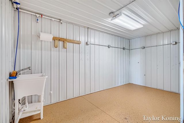 3111 N 128th Avenue, Hart, MI 49420