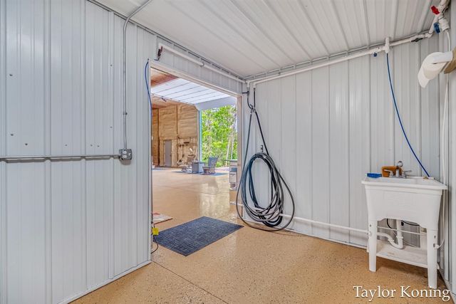 3111 N 128th Avenue, Hart, MI 49420