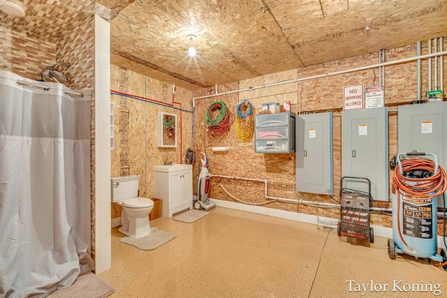 3111 N 128th Avenue, Hart, MI 49420