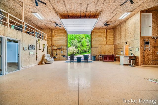 3111 N 128th Avenue, Hart, MI 49420