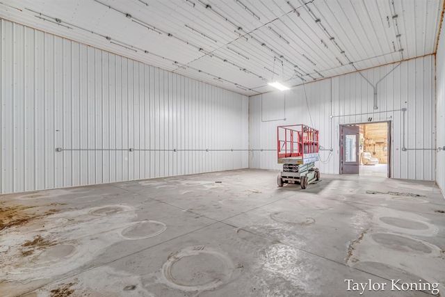 3111 N 128th Avenue, Hart, MI 49420