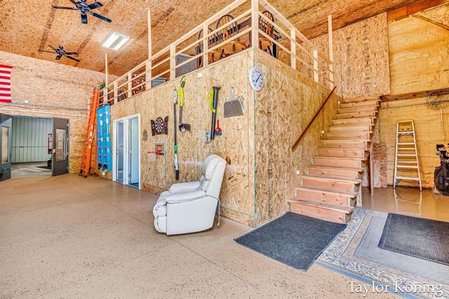 3111 N 128th Avenue, Hart, MI 49420