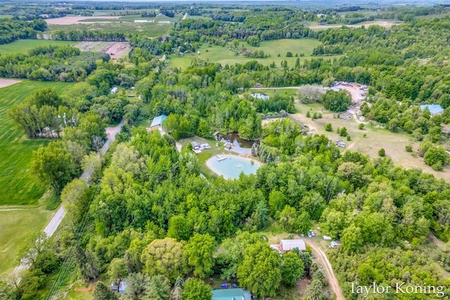 3111 N 128th Avenue, Hart, MI 49420