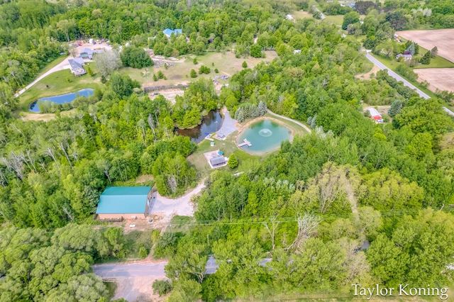 3111 N 128th Avenue, Hart, MI 49420