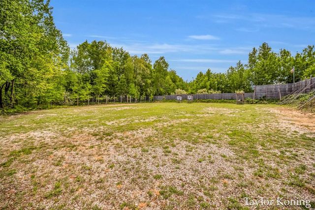 3111 N 128th Avenue, Hart, MI 49420