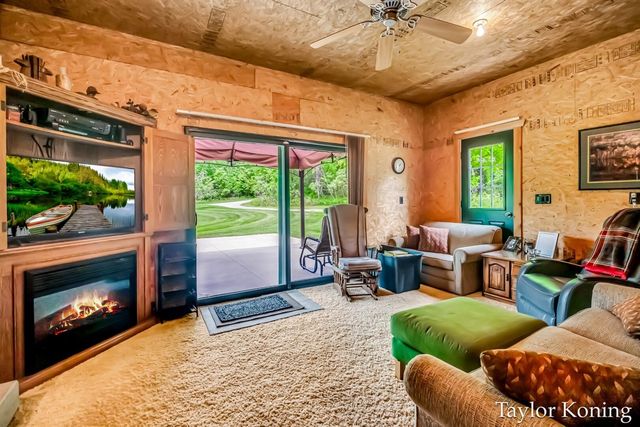 3111 N 128th Avenue, Hart, MI 49420