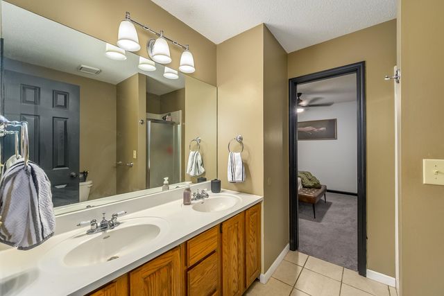 2421 S Linden St, Wichita, KS 67210