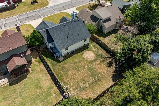 2421 S Linden St, Wichita, KS 67210