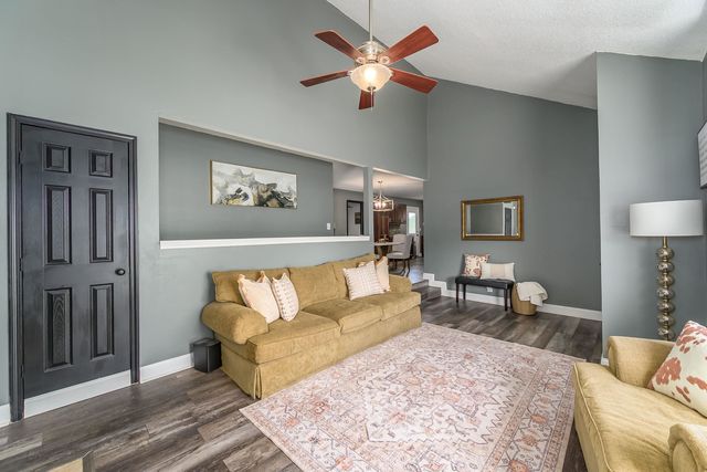 2421 S Linden St, Wichita, KS 67210