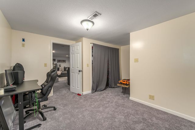 2421 S Linden St, Wichita, KS 67210