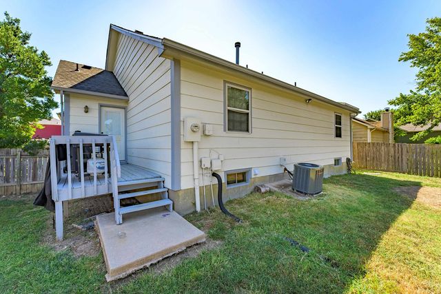 2421 S Linden St, Wichita, KS 67210