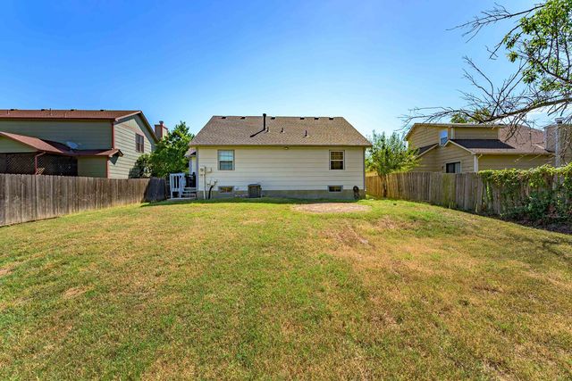 2421 S Linden St, Wichita, KS 67210