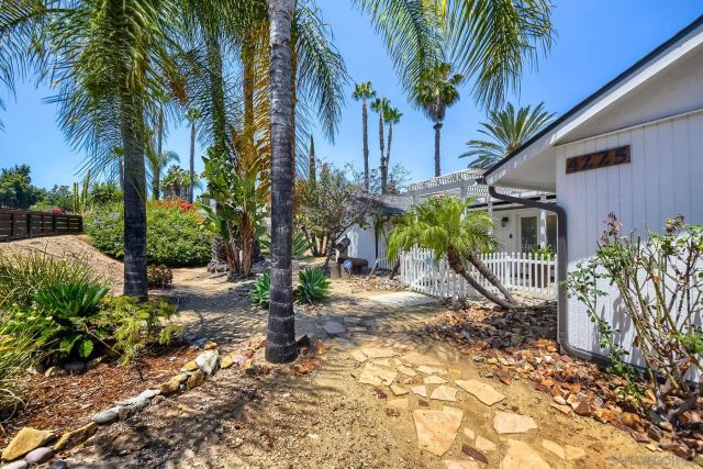 4225 AVOCADO BLVD, La Mesa, CA 91941