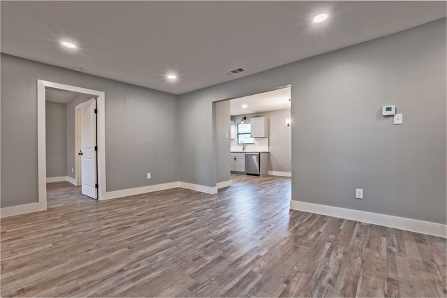 2423 Fenwick Drive, Dallas, TX 75228