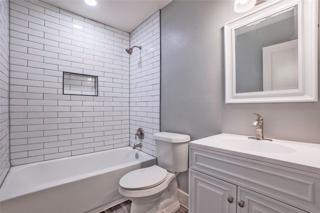 2423 Fenwick Drive, Dallas, TX 75228