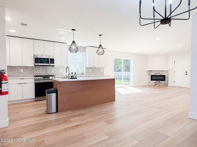 18 Arlyn Drive, Howell, NJ 07731