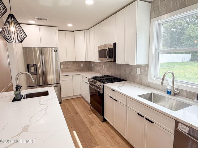 18 Arlyn Drive, Howell, NJ 07731