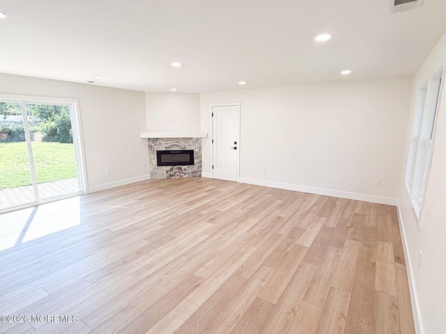 18 Arlyn Drive, Howell, NJ 07731