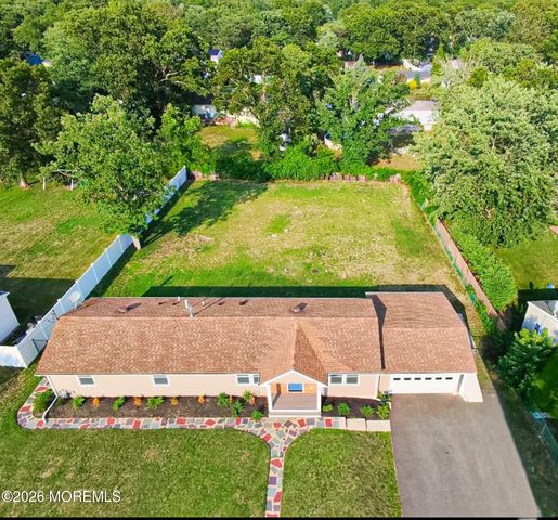 18 Arlyn Drive, Howell, NJ 07731