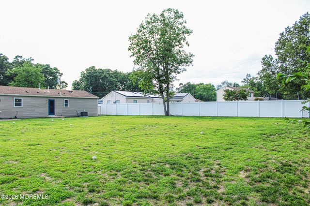 18 Arlyn Drive, Howell, NJ 07731