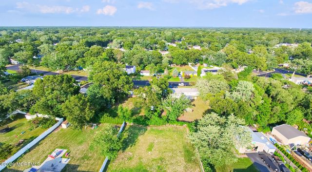 18 Arlyn Drive, Howell, NJ 07731