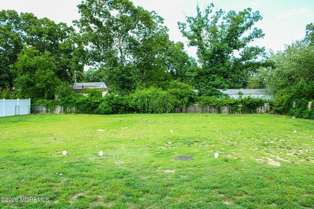 18 Arlyn Drive, Howell, NJ 07731
