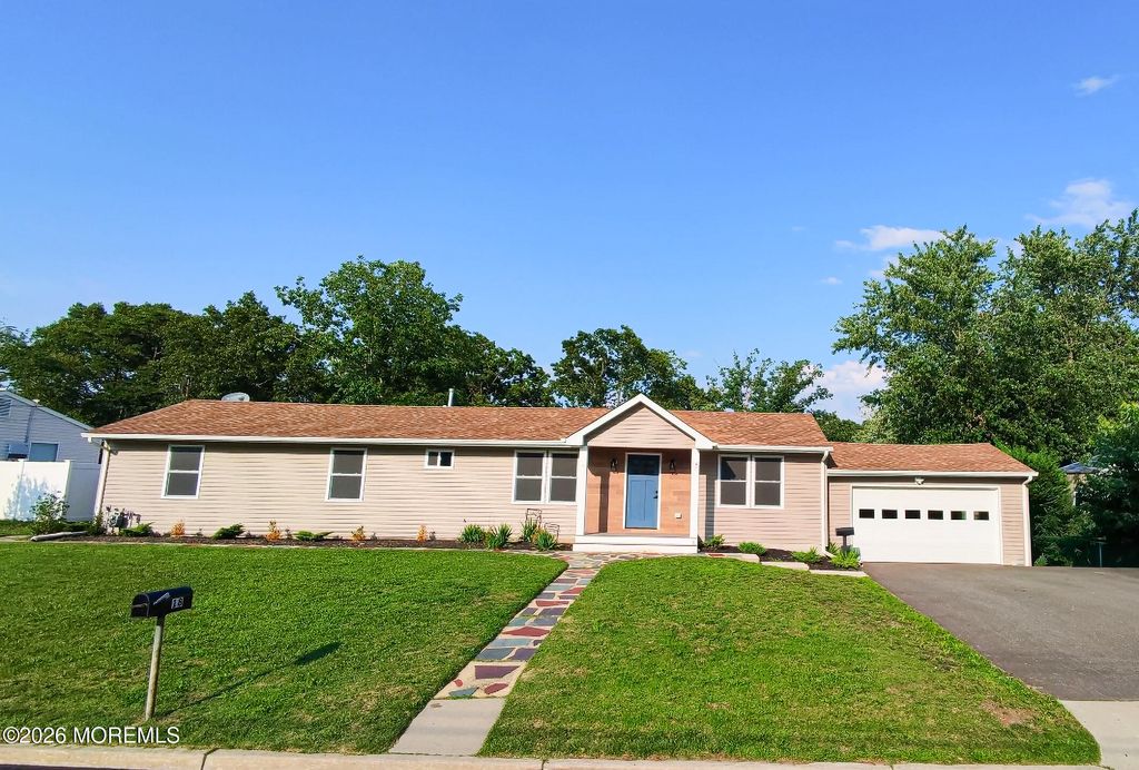 18 Arlyn Drive, Howell, NJ 07731