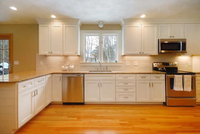 40 Fifers Ln, Boxborough, MA 01719