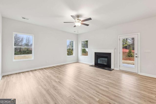 3604 Squires Park Lane, Loganville, GA 30052